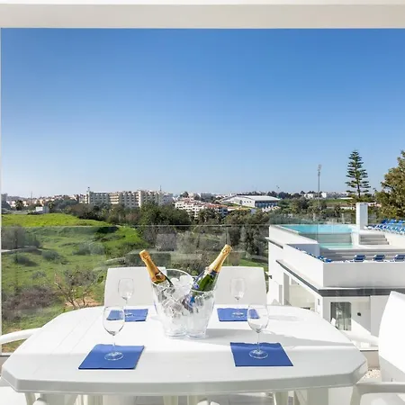 Correeira Luxury Residence T2 D - Albufeira, Pools, Wifi, Bbq, Beach Apartment *
