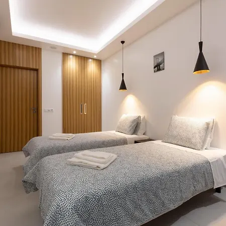 Correeira Luxury Residence T2 D - Albufeira, Pools, Wifi, Bbq, Beach *