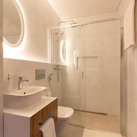 Correeira Luxury Residence T2 D - Albufeira, Pools, Wifi, Bbq, Beach Apartment