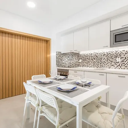 Correeira Luxury Residence T2 D - Albufeira, Pools, Wifi, Bbq, Beach * Albufeira