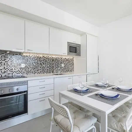Apartment Correeira Luxury Residence T2 D - Albufeira, Pools, Wifi, Bbq, Beach