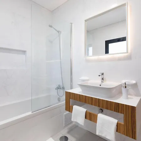 Correeira Luxury Residence T2 D - Albufeira, Pools, Wifi, Bbq, Beach Albufeira